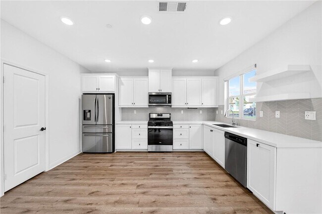 Building Photo - 12112 Blue Sky Ct