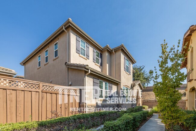 Building Photo - Fabulous 3 Bedroom Folsom Home - Tier 1