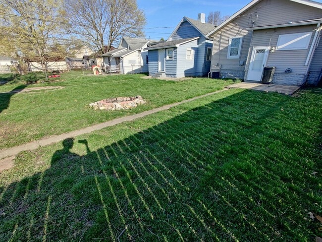 Building Photo - 421 Colescott St