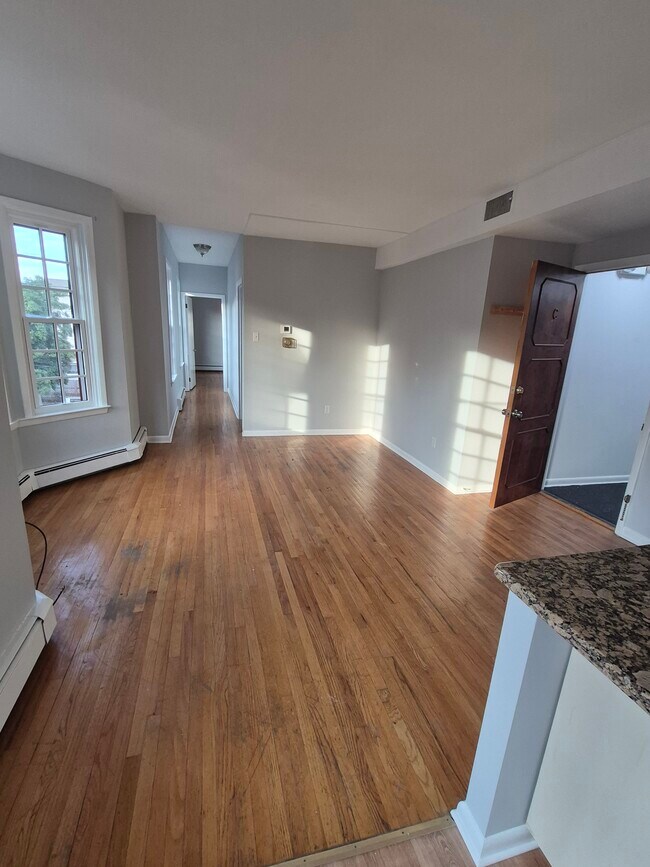 Foto del edificio - 2301 Pennsylvania Ave