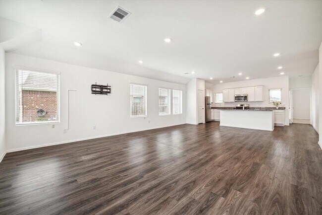 Building Photo - 26626 Daylily Grove St