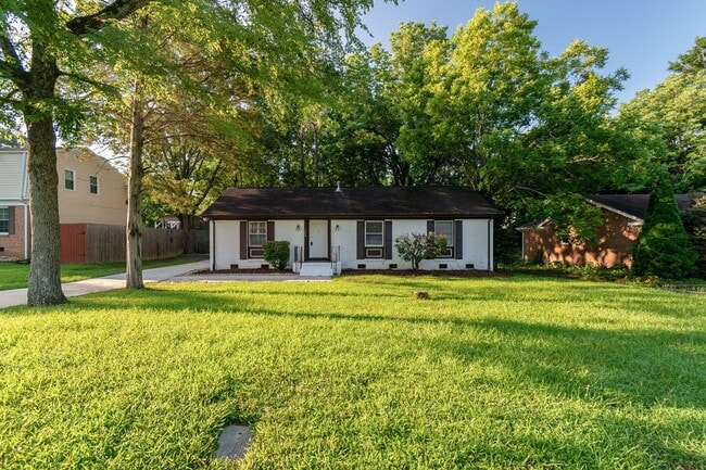 Building Photo - Well maintained ranch home in Charlotte!