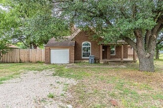 Building Photo - 3116 Cypress Ave