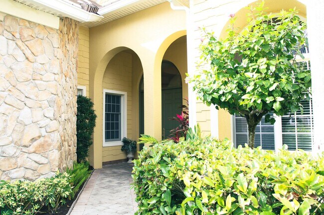 Building Photo - ** FIDDLER'S CREEK PRIVATE POOL HOME AVAIL...