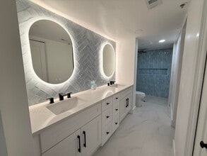 Building Photo - 6420 Boca Del Mar Dr
