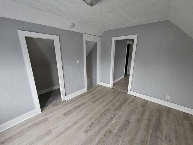 Foto del edificio - 10602 Earle Ave