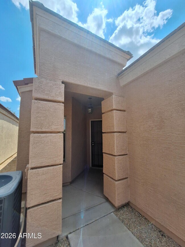Foto del edificio - 3307 E Fremont Rd