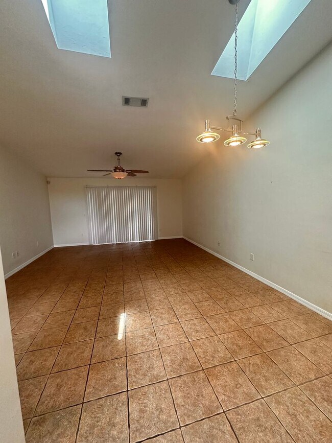 Building Photo - 360 NW 48th Blvd