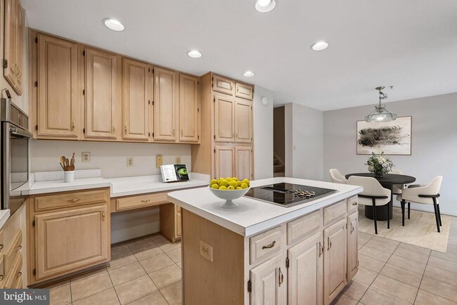 Building Photo - 15831 Glacier Ct