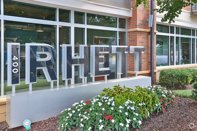 Building Photo - 400 Rhett