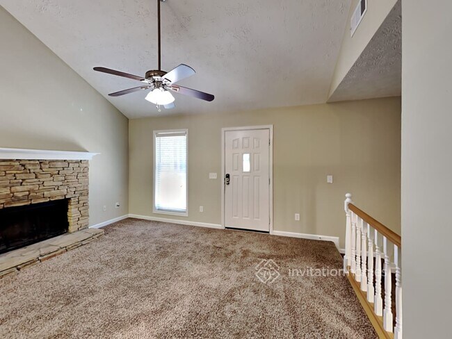 Building Photo - 3305 Catalina Dr
