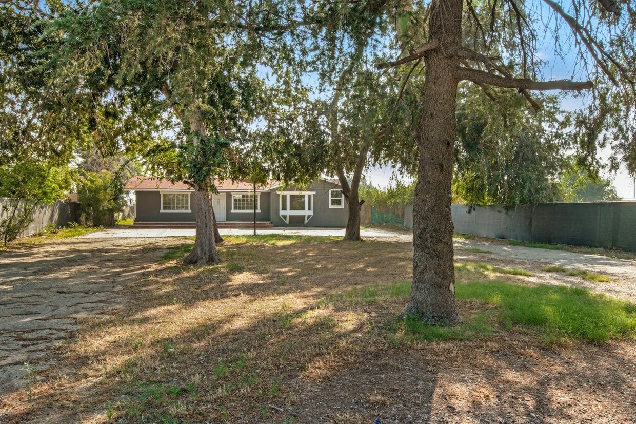 Photo - 8425 Redwood Avenue