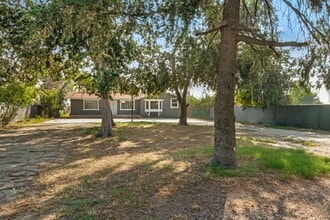 Building Photo - 8425 Redwood Ave