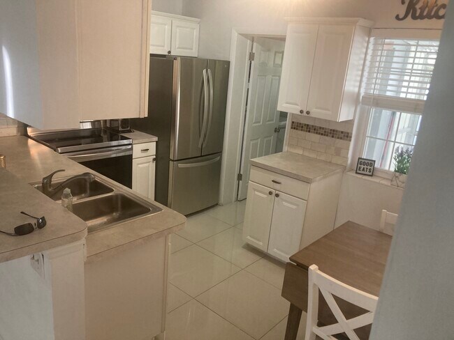 Foto del edificio - 1385 NE 32nd St