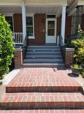 Building Photo - 915 L St NE