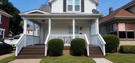 Building Photo - 2709 Raspberry St