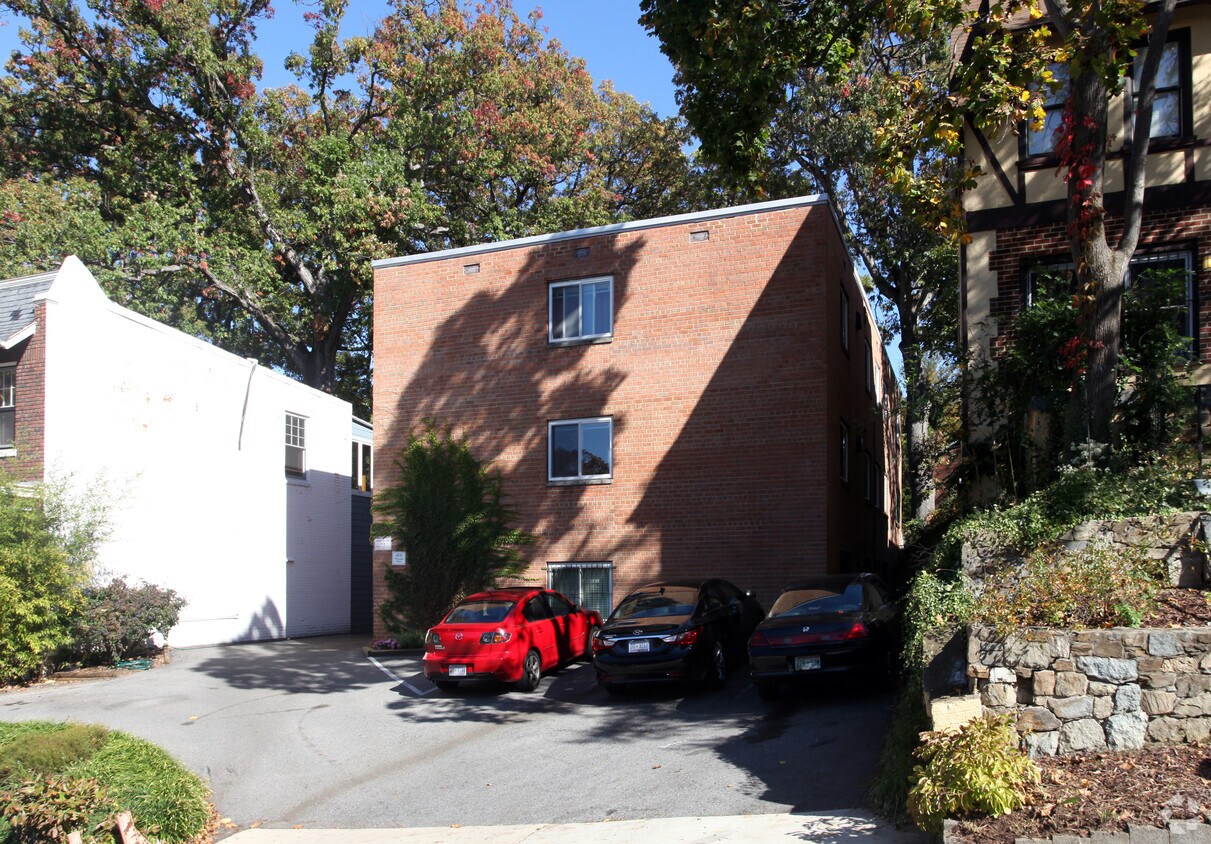 Foto del edificio - 3433 Mount Pleasant St NW