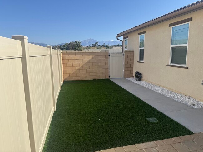 Foto del edificio - 11762 Saddleback Dr