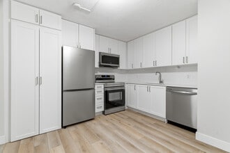 Building Photo - 14 Conway Dr