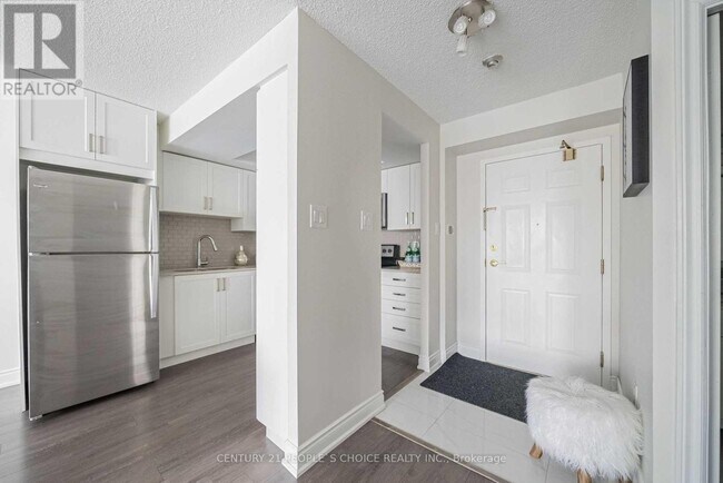 Building Photo - 250 Webb Dr