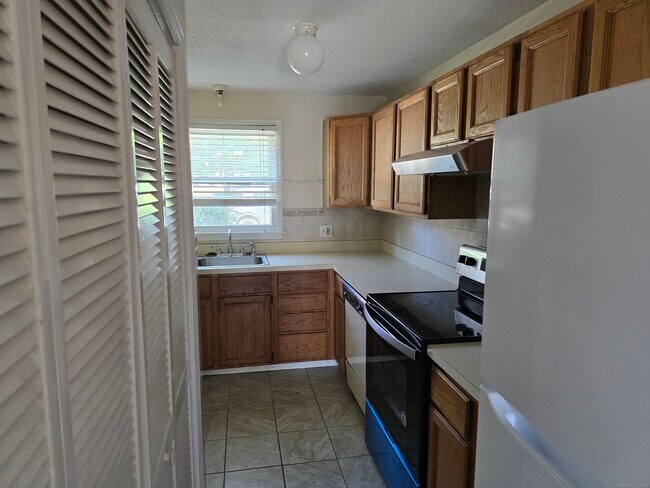 Building Photo - 88 Hillside Ave