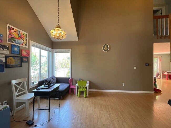Foto del edificio - Charming Rock Creek 3 Bed 2.5 Bath - Centr...