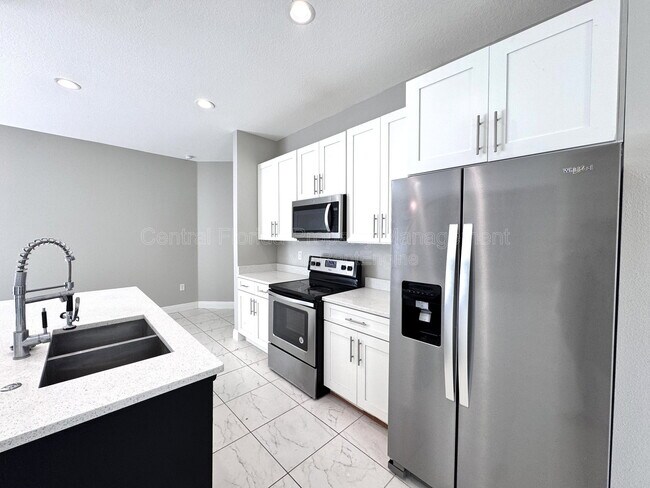 Building Photo - 1389 Worthington Dr