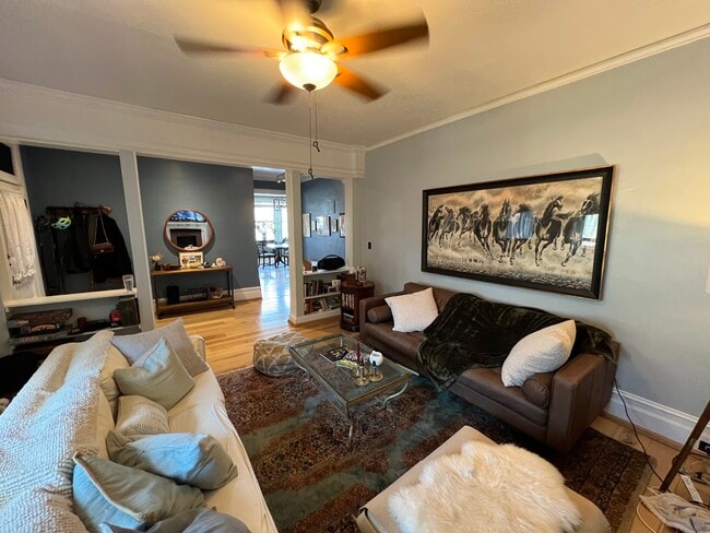 Fun architecture with built-in bookshelves - 812 Stockley Gdns