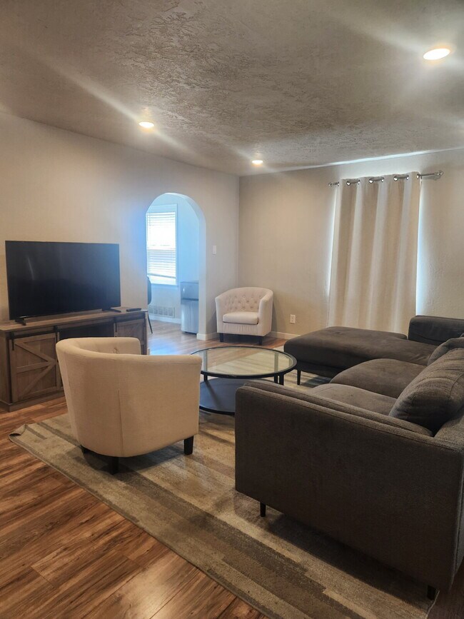 Foto del edificio - 1634 S Merrill St