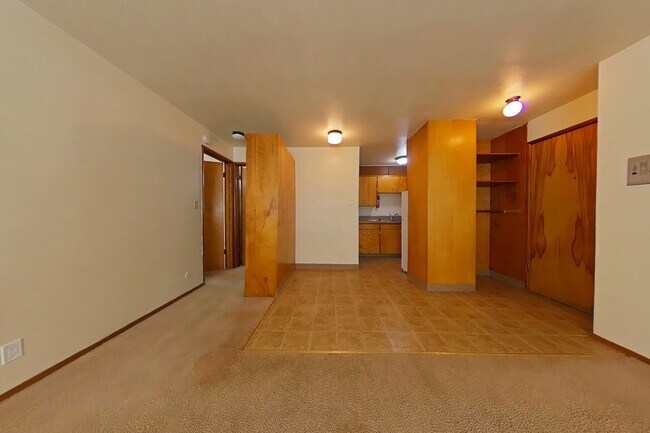 Foto del edificio - 2 Bedroom Apartment ~ Close to Campus ~ Ca...