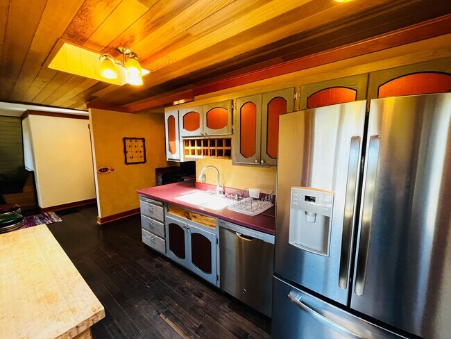 Foto del edificio - Wonderfully Eclectic Bainbridge Home, Perfect for Nature Lovers!