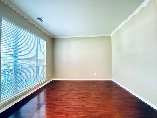 Foto del edificio - 2110 Winding Springs Dr