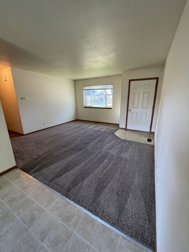 Foto del edificio - 3 bed 2 bath rancher with master en-suite & RV parking