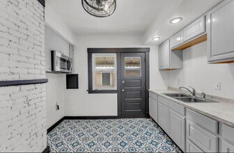 Building Photo - 246 E 156th St