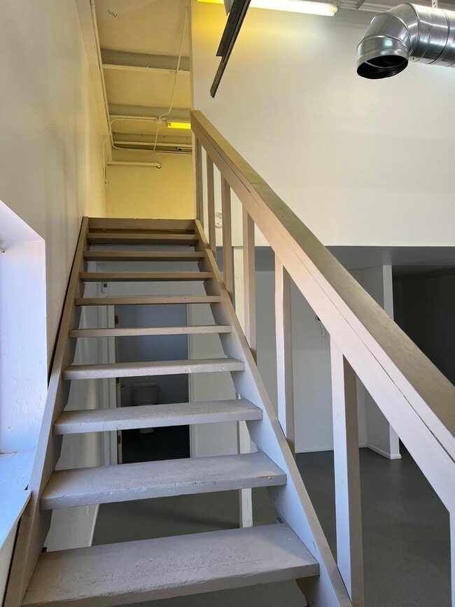 Building Photo - 2754 Agua Fria St