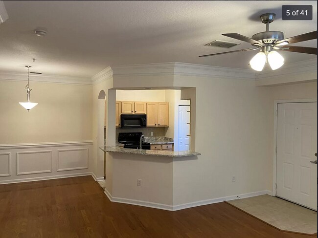 Foto del edificio - 6004 Newport Ln