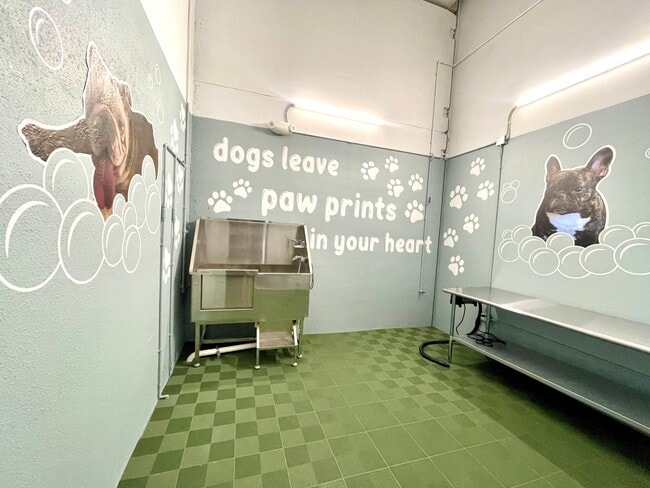 Estación de peluquería canina - Bay Pointe Apartments