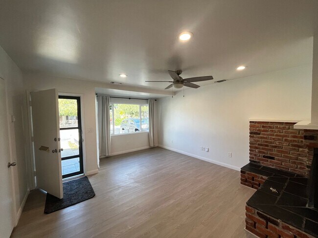 Foto del edificio - Newly Renovated Home Off Foothill Dr. Close to Cal Poly