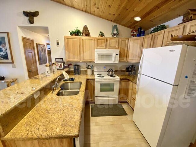 Foto del edificio - Gorgeous 2 Bed 2 Bath Condo