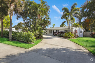 Building Photo - 466 Tequesta Dr