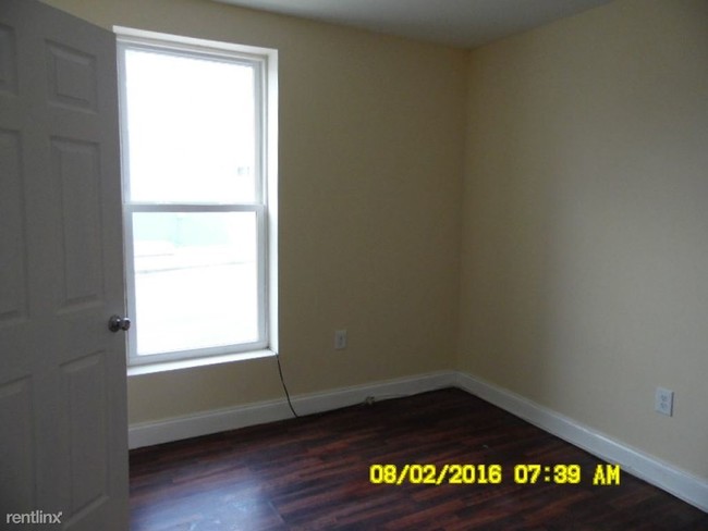 Building Photo - 4831 Pennington Ave