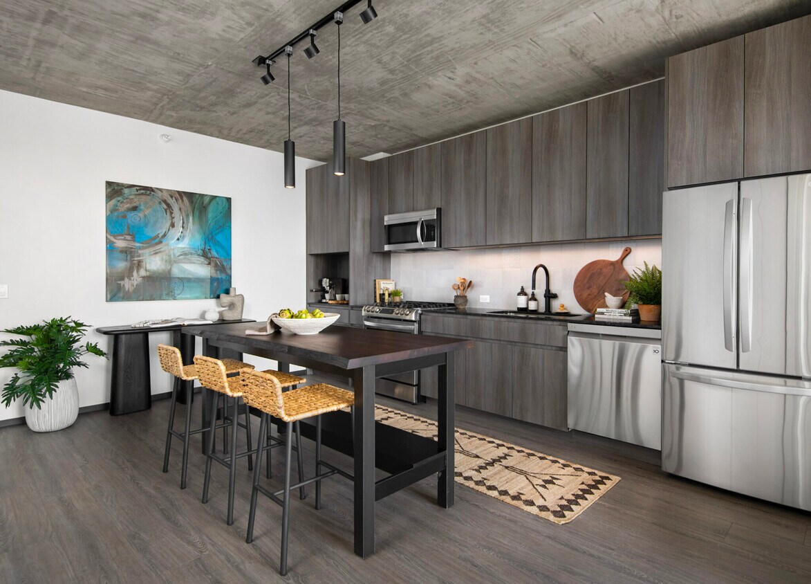 Foto principal - 1431 W Lake St