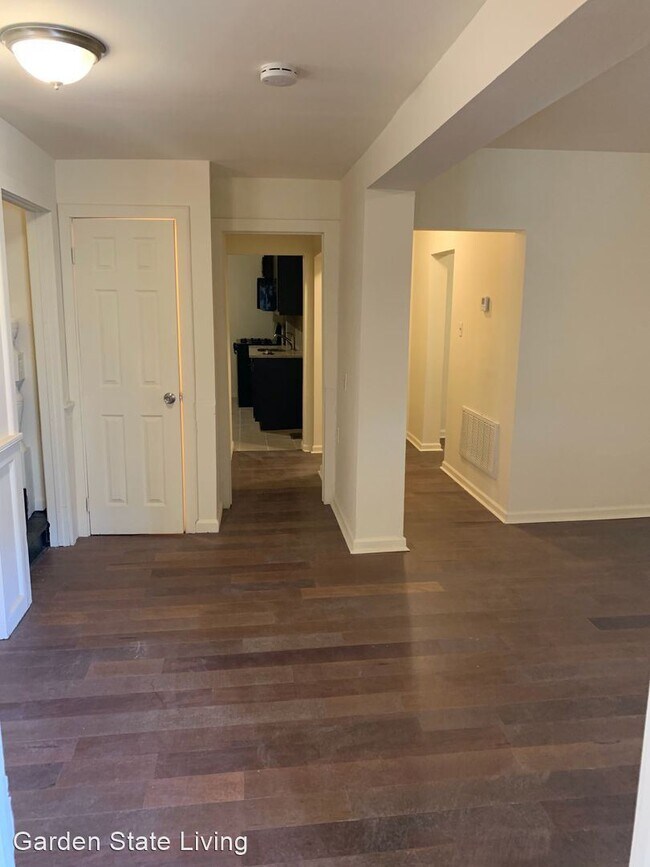 Foto del edificio - 7 br, 4 bath House - 253 Roseville Avenue