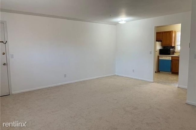 Building Photo - 2 br, 1 bath Condo - 5 Treat Street 6D