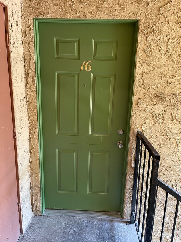 Foto principal - 630 W 2nd Ave