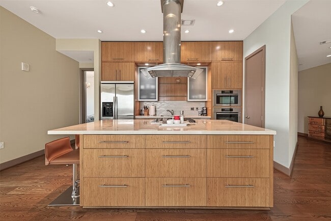 Photo - 1600 Post Oak Blvd Apartment