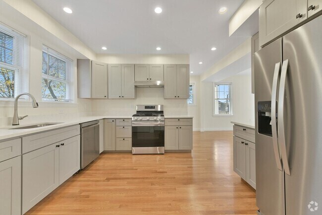 Building Photo - 48 Manthorne Rd