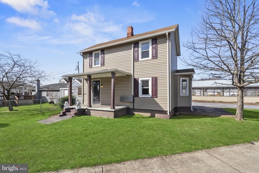 Primary Photo - 822 N Commerce Ave