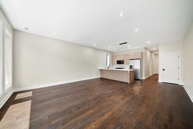 Foto del edificio - 406 E 50th Pl