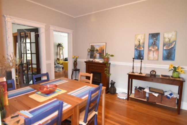Building Photo - 3 br, 1 bath  - 2 Greenway Court 2